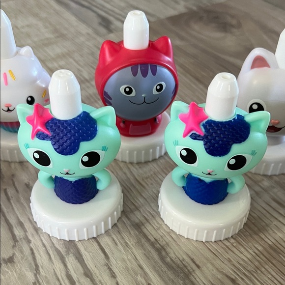 Reusable Gabby’s Dollhouse Character Good2grow Bottle Toppers Set (includes 9) - Picture 3 of 6